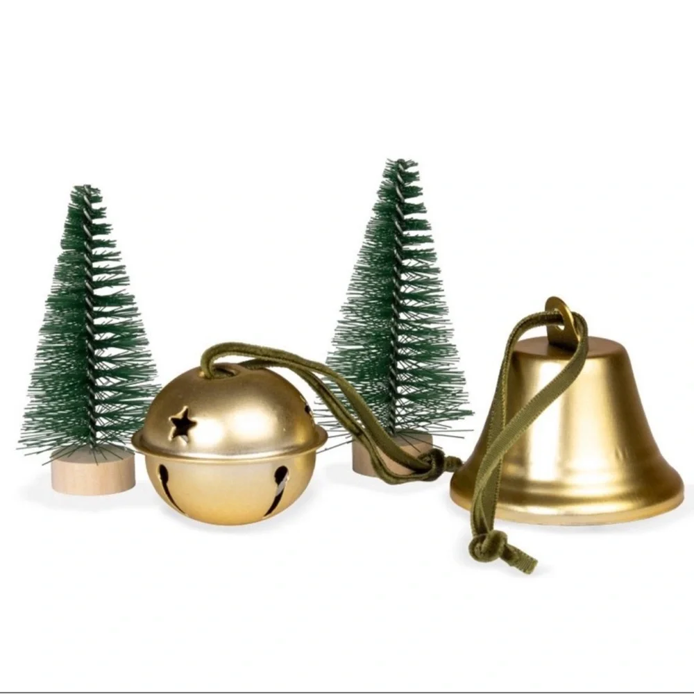 Target Bullseye Classic Holiday Decor Wood Prop Set- Bells & Trees, 4 pc set New